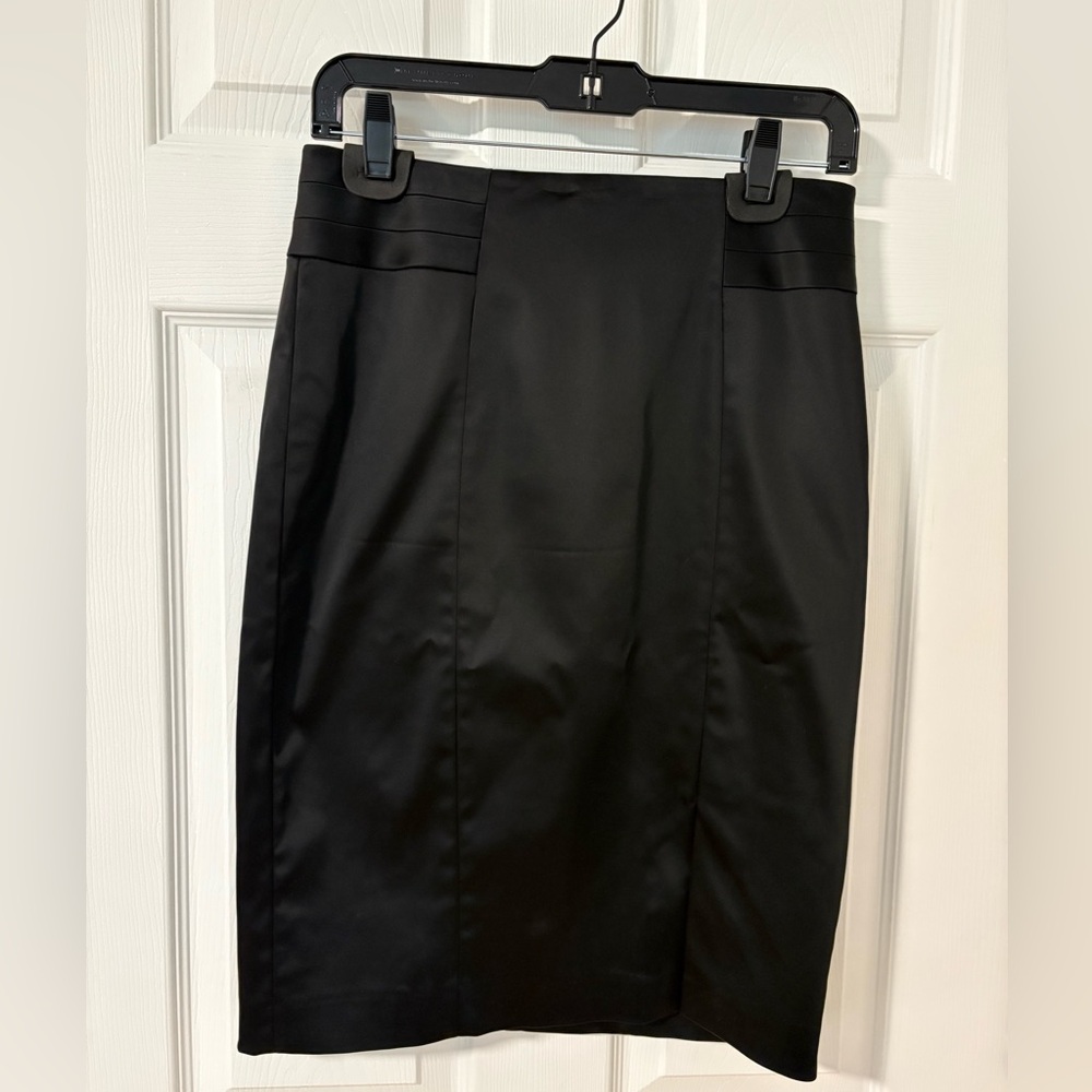 White House Black Market Skirt - Size 4